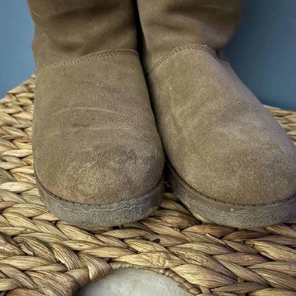 Tan Fleece Lined Boots Size 8 - Picture 3 of 7